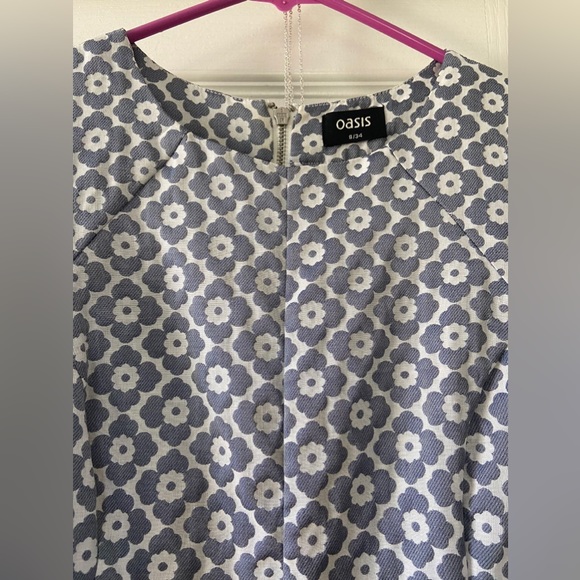 Fit and flare dress. US Size 4-6 - Picture 3 of 3